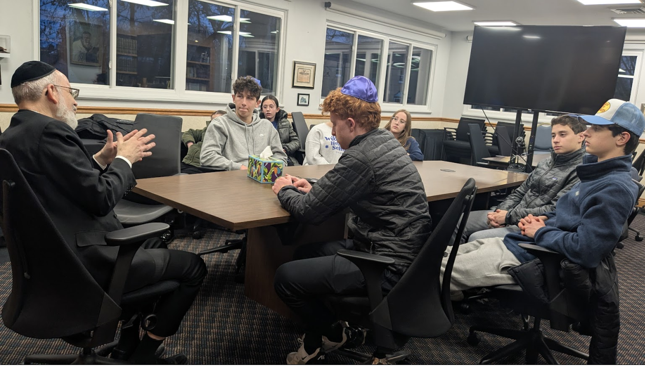 Rabbi Reiss Met with CTeen Chabad of Wilmette